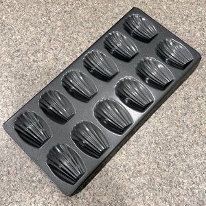 Bakeware Madeline Pan